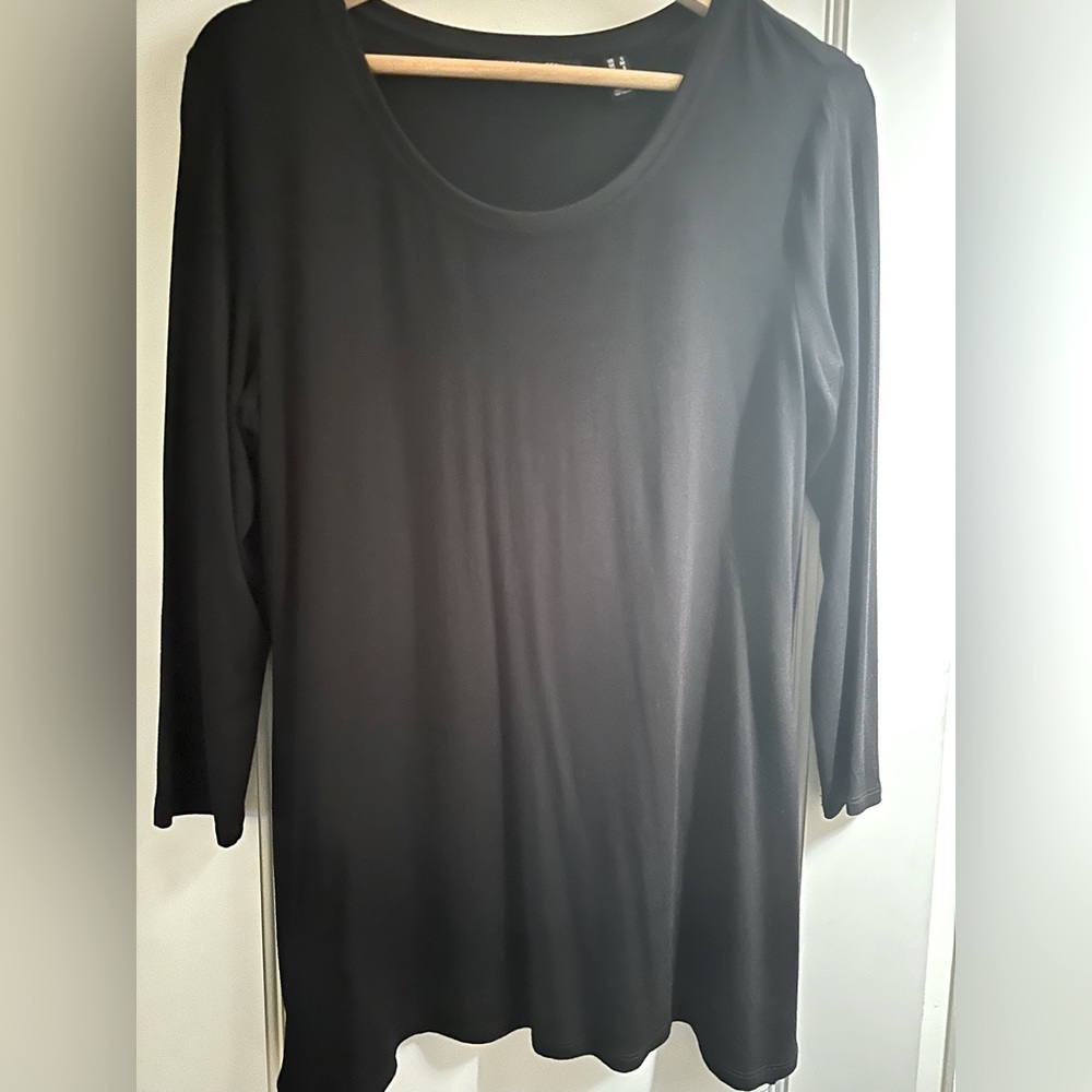 Halston super soft, long sleeve T-shirt.